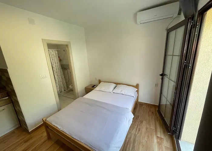 Apartments Dionis