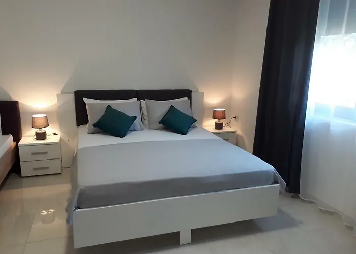 Apartments Dionis