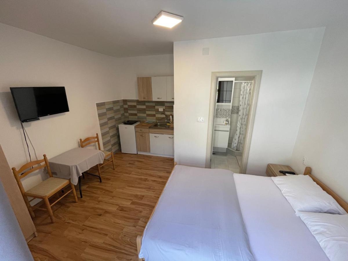 Dionis Apartment *
